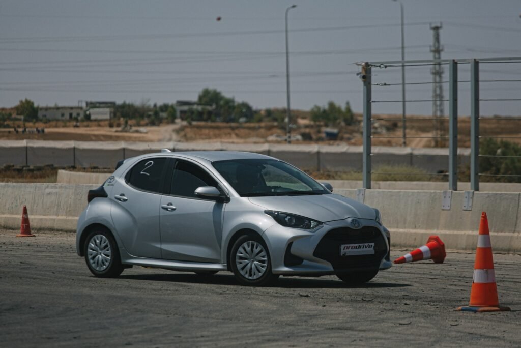 מסלול מרוצים ערד: אדרנלין, נהיגה מקצועית וחוויית מרוצים אמיתית במדבר