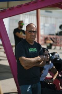 מירוץ מכוניות במסלול ערד: אדרנלין, תחרות ונהיגה מקצועית במדבר