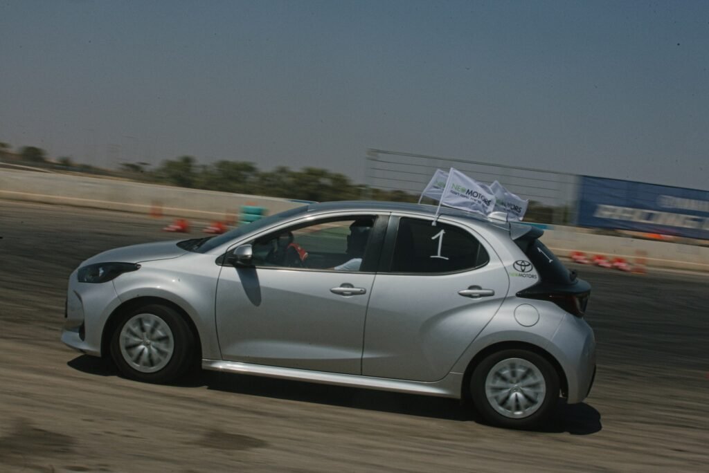 מסלולים נהיגה מתקדמת במסלול מרוצים ערד – אדרנלין, מקצועיות ובטיחות במדבר