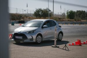 מתנות לרכב לגבר: חוויית נהיגה בלתי נשכחת במסלול מרוצים ערד